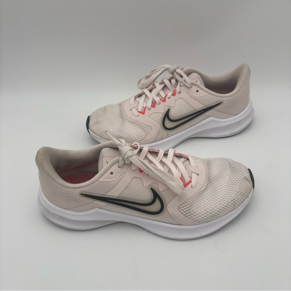 Nike Women's Sneakers in Cream and Black